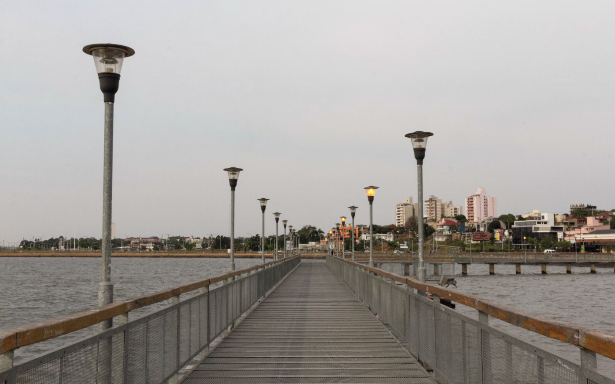 Muelle para pescadores y ferry boat de Posadas