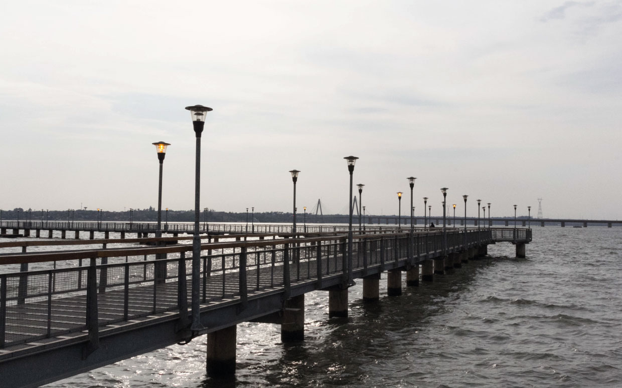 Muelle para pescadores y ferry boat de Posadas