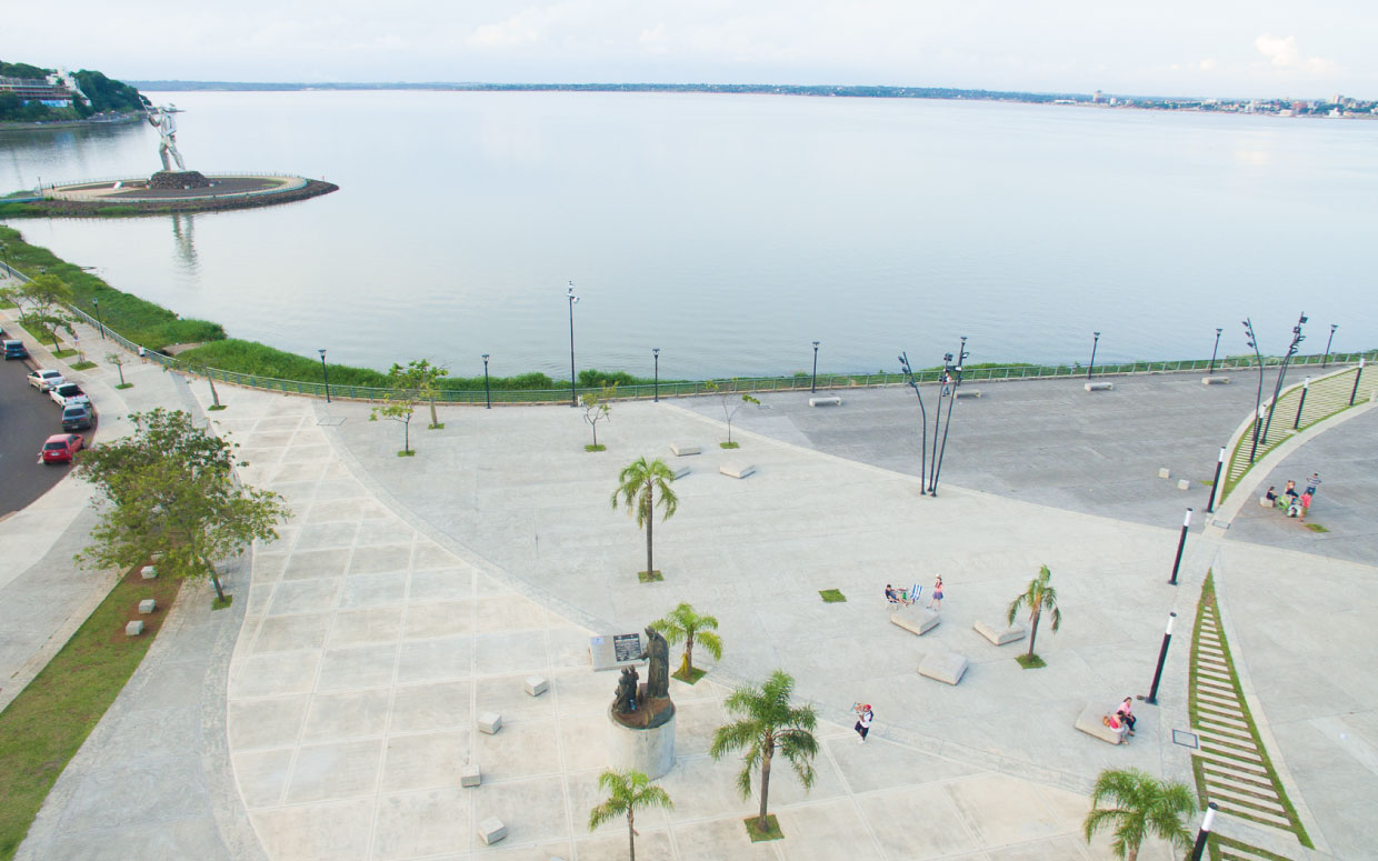 Mirador y plaza seca en puerto de Posadas Misiones